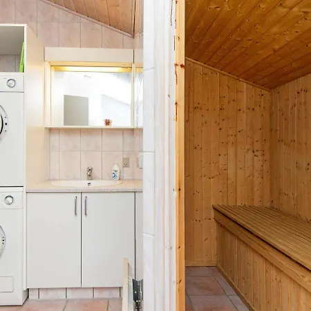 6 Person Holiday In Henne هين ستراند