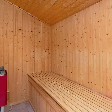 6 Person Holiday In Henne